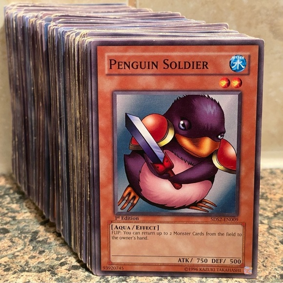 Lot of 200+ Vintage 90s Yugioh Trading Cards - Picture 2 of 6